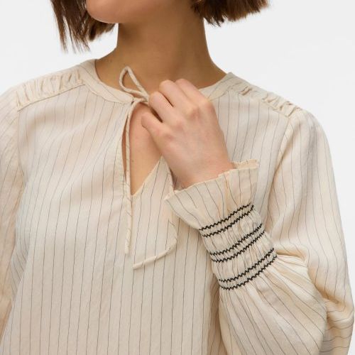 f 10340578 m 4914349 detail 1